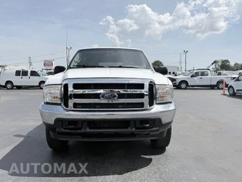 2003 Ford Excursion XLT - miniatura 2