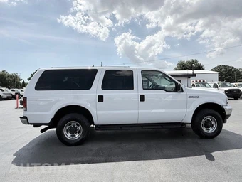 2003 Ford Excursion XLT - miniatura 4
