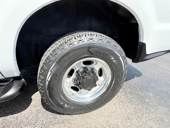 2003 Ford Excursion XLT - miniatura 9