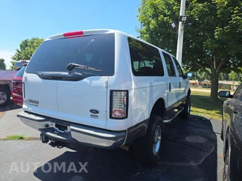 2003 Ford Excursion XLT Premium - miniatura 3