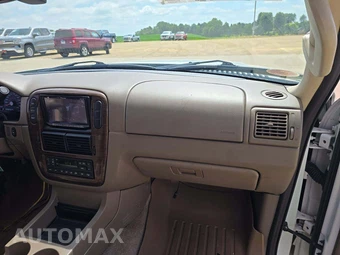 2003 Ford Explorer Eddie Bauer - miniatura 16