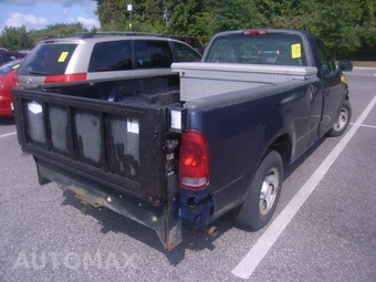 2003 Ford F-150 XL Regular Cab Short Bed - miniatura 3