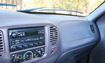 2003 Ford F-150 XL Regular Cab Short Bed - miniatura 38