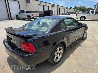 2003 Ford Mustang GT Premium Coupe - miniatura 2