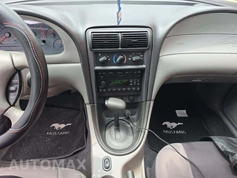 2003 Ford Mustang Premium Convertible – miniatura 10