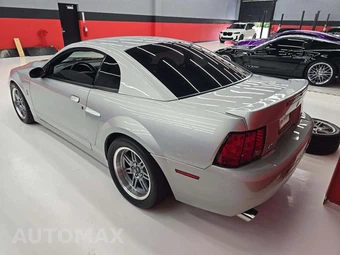 2003 Ford Mustang SVT Cobra 10th Anniversary Coupe – miniatura 2