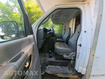 2003 Ford Super Duty E-350 Cutaway – miniatura 3