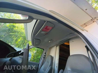 2003 Ford Super Duty E-350 Cutaway – miniatura 8