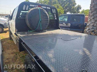 2003 Ford Super Duty F-350 Cab Chassis XL Extended Cab w/Rear Doors - miniatura 2