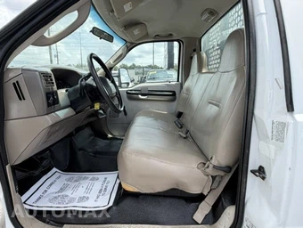 2003 Ford Super Duty F-350 Cab Chassis XL Regular Cab DRW - miniatura 12