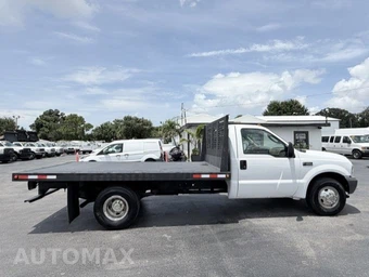 2003 Ford Super Duty F-350 Cab Chassis XL Regular Cab DRW - miniatura 4