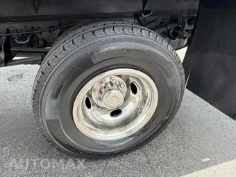 2003 Ford Super Duty F-350 Cab Chassis XL Regular Cab DRW - miniatura 9