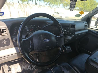 2003 Ford Super Duty F-550 Cab Chassis XL Regular Cab DRW – miniatura 11