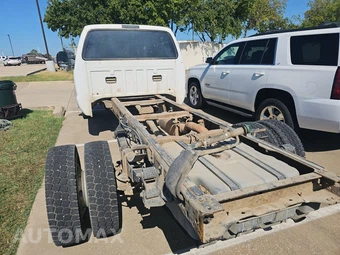 2003 Ford Super Duty F-550 Cab Chassis XL Regular Cab DRW – miniatura 16