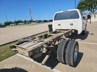 2003 Ford Super Duty F-550 Cab Chassis XL Regular Cab DRW – miniatura 4