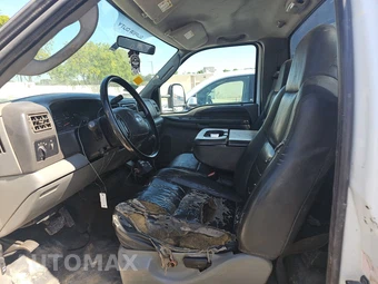 2003 Ford Super Duty F-550 Cab Chassis XL Regular Cab DRW – miniatura 7