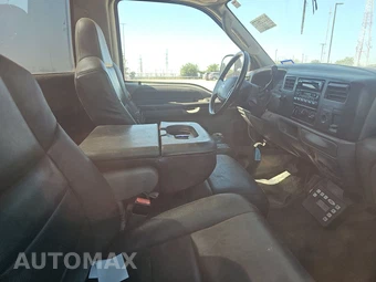 2003 Ford Super Duty F-550 Cab Chassis XL Regular Cab DRW – miniatura 8