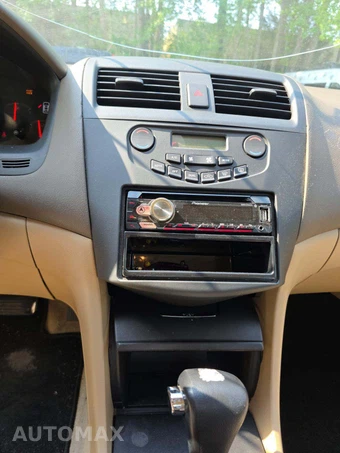 2003 Honda Accord Sedan LX - miniatura 10