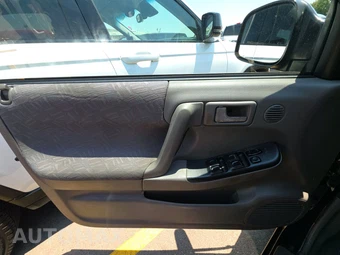 2003 Isuzu Rodeo S - miniatura 9