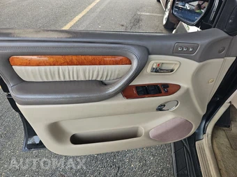 2003 Lexus LX 470 – miniatura 9