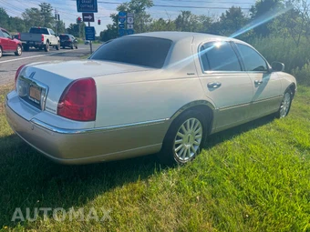 2003 Lincoln Town Car - miniatura 7