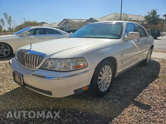 2003 Lincoln Town Car Signature Premium — samochód z USA z aukcji Manheim, oferta Kup Teraz w AUTOMAX