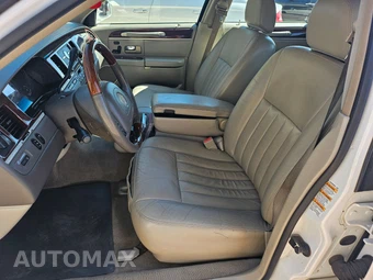 2003 Lincoln Town Car Signature Premium - miniatura 11