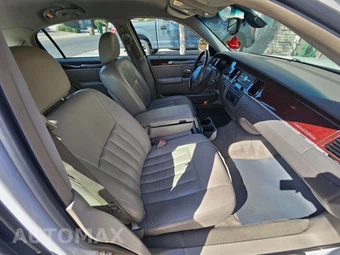 2003 Lincoln Town Car Signature Premium - miniatura 17