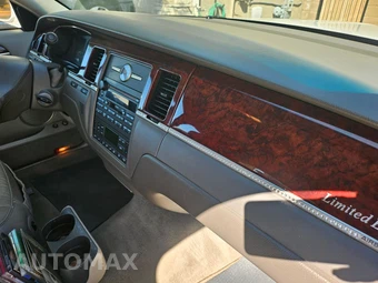 2003 Lincoln Town Car Signature Premium - miniatura 20