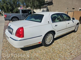 2003 Lincoln Town Car Signature Premium - miniatura 5