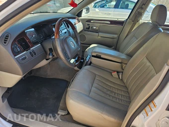 2003 Lincoln Town Car Signature Premium - miniatura 9