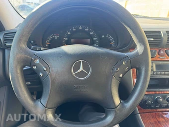 2003 Mercedes-Benz C 240 Sedan – miniatura 10