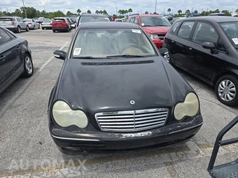 2003 Mercedes-Benz C 320 Sedan - miniatura 2