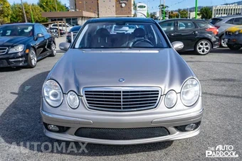 2003 Mercedes-Benz E 55 AMG Sedan - miniatura 2