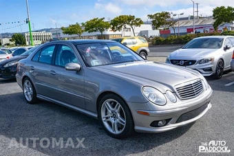 2003 Mercedes-Benz E 55 AMG Sedan - miniatura 3