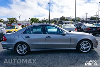 2003 Mercedes-Benz E 55 AMG Sedan - miniatura 4