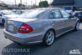 2003 Mercedes-Benz E 55 AMG Sedan - miniatura 5