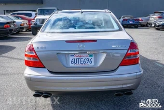 2003 Mercedes-Benz E 55 AMG Sedan - miniatura 6