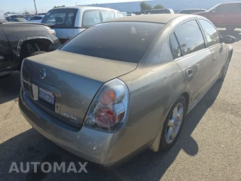 2003 Nissan Altima 3.5 SE – miniatura 4