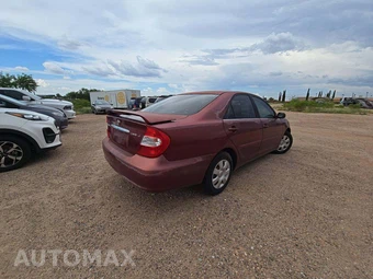 2003 Toyota Camry LE - miniatura 3