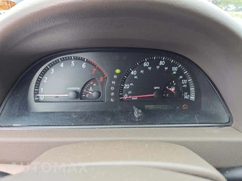 2003 Toyota Camry LE - miniatura 9