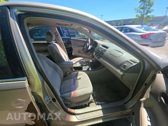 2003 Toyota Camry LE – miniatura 18