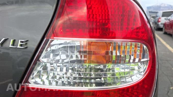 2003 Toyota Camry LE – miniatura 25