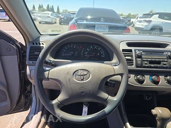 2003 Toyota Camry LE - miniatura 10