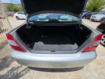2003 Toyota Camry LE – miniatura 11