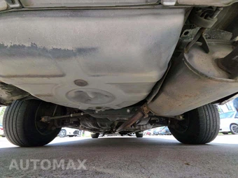 2003 Toyota Camry LE – miniatura 12