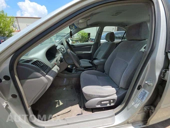 2003 Toyota Camry LE – miniatura 3