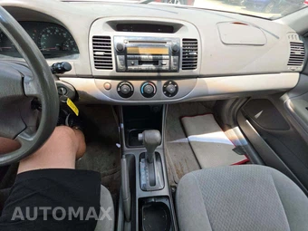 2003 Toyota Camry LE – miniatura 7