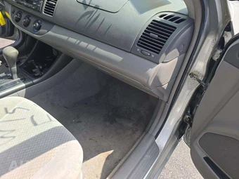 2003 Toyota Camry LE - miniatura 16