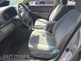 2003 Toyota Camry LE - miniatura 3